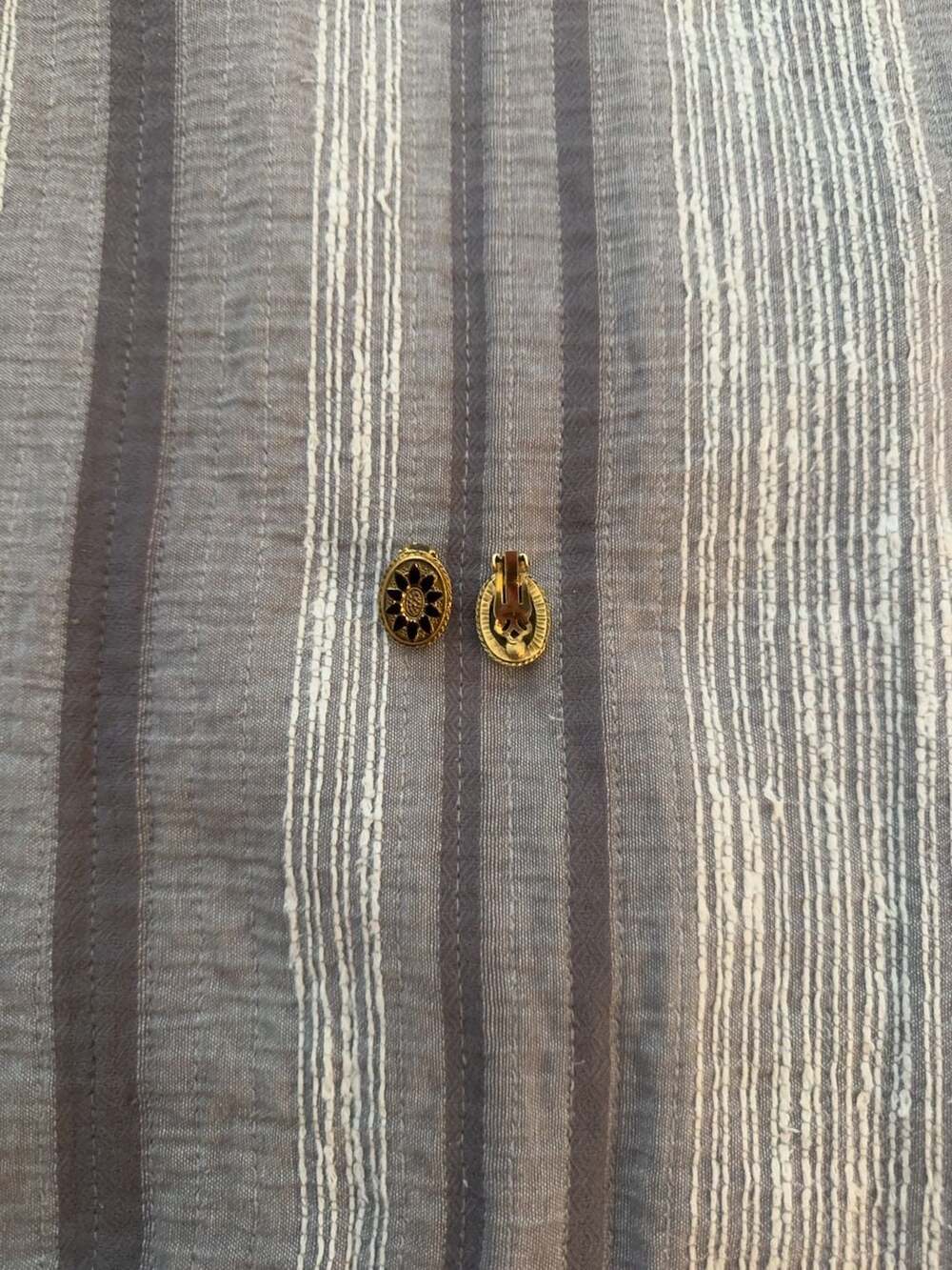 Vintage Gold Tone Oval Black Enamel Flower Clip-On Earrings
